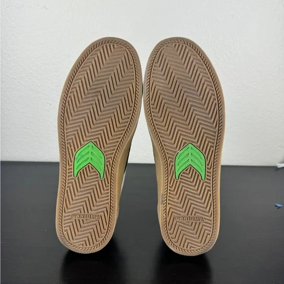 CARIUMA Catiba Pro Skate Gum Sole Mens 9.5 women’s 11 White/Ivory Suede Sneakers - Picture 5 of 8